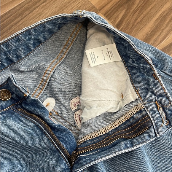 LIKE NEW Windsor Light Blue Straight Leg Jeans with Los Angeles on the back - Picture 8 of 11